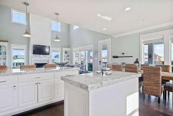 Unclassified image, 1 of 42, button