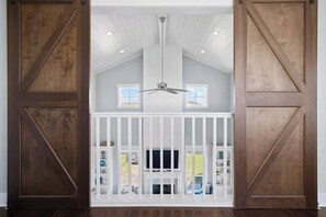 Unclassified image, 2 of 42, button