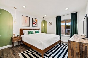 4 bedrooms, iron/ironing board, free WiFi, bed sheets