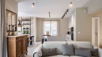 TV, fireplace, DVD player, stereo