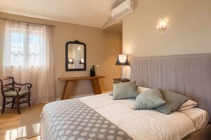 4 bedrooms, WiFi - Villa with pool and garden (Vabriga)