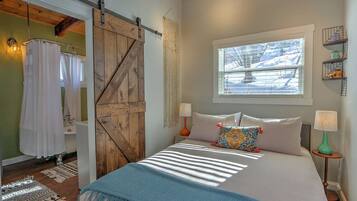 Desk, free WiFi, bed sheets