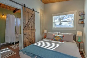 Desk, free WiFi, bed sheets - Bright Studio w/ Deck, 2 Mi. to Town, 10 Mi. 2 Ski (Glenwood Springs)