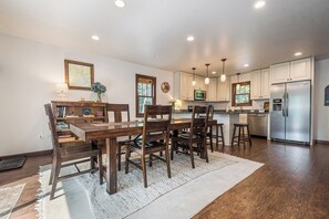 Casa (3 Bedrooms) | Servicio de la propiedad