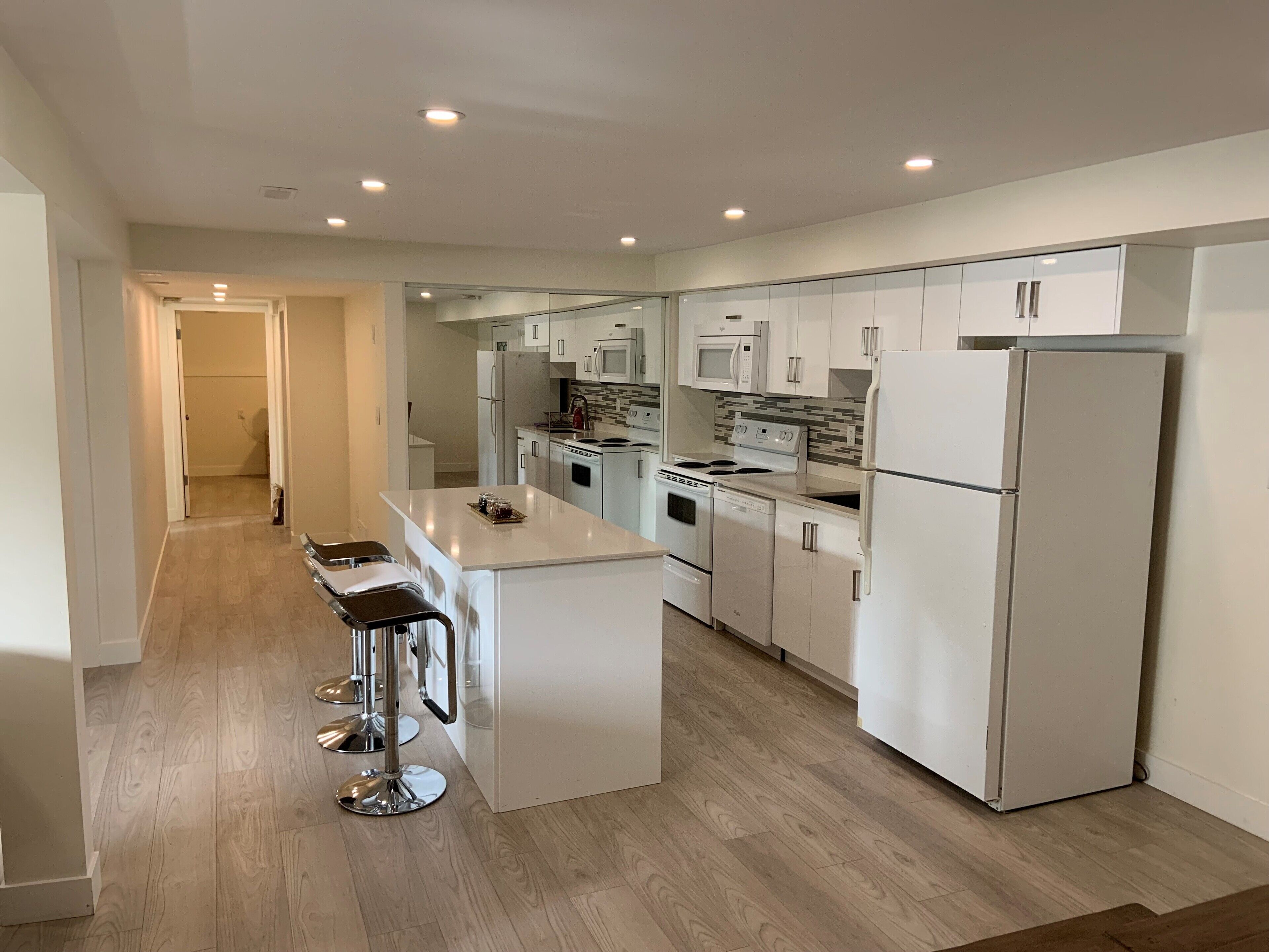 Bright Cozy Garden Level Suite with private access