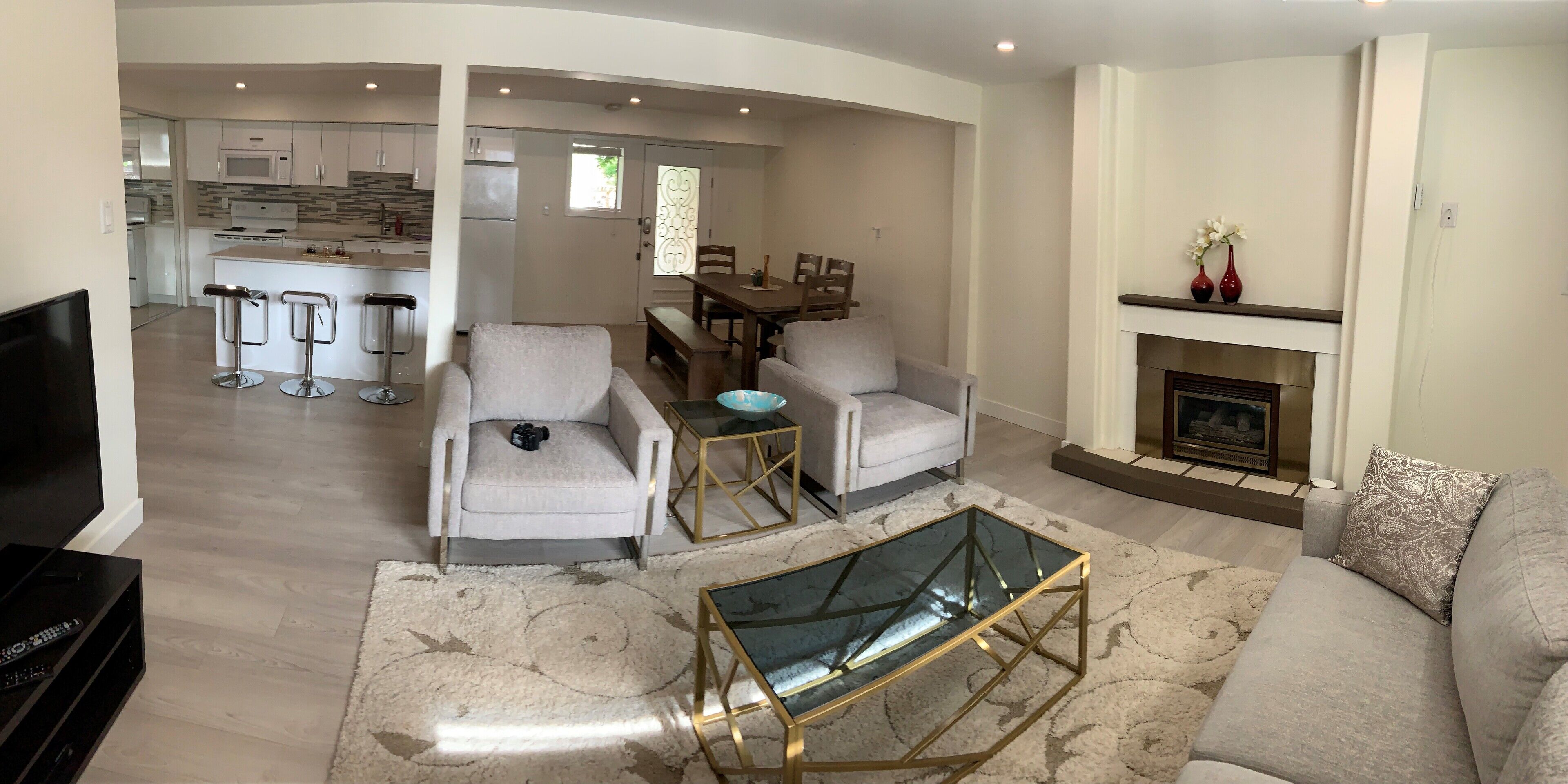 Bright Cozy Garden Level Suite with private access