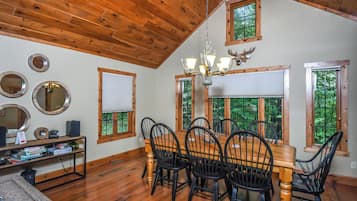 House (4 Bedrooms) | Property amenity