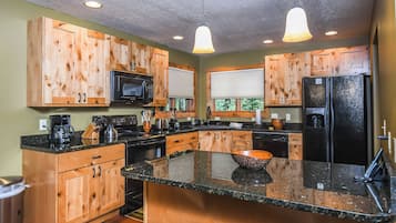 House (4 Bedrooms) | Property amenity