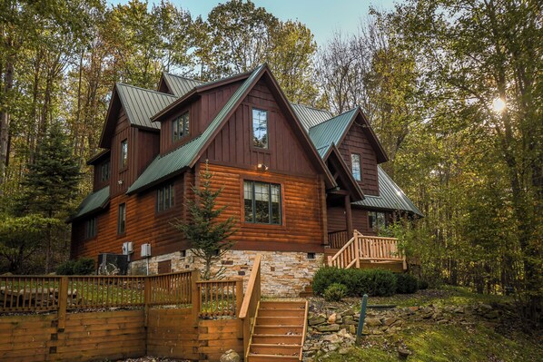 House (4 Bedrooms) | Front of property - Bears Lair by Taylor Made Deep Creek (Oakland)