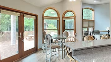 House (3 Bedrooms) | Property amenity