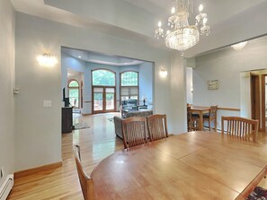 House (3 Bedrooms) | Property amenity