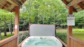 House (3 Bedrooms) | Property amenity