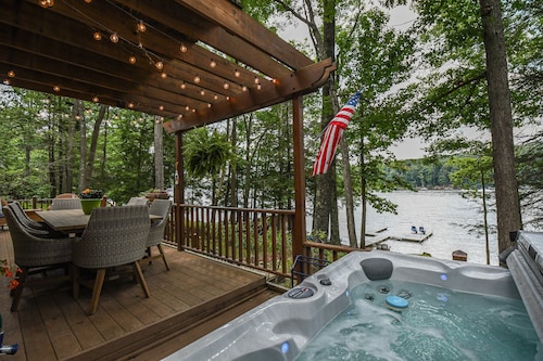 Bearfoot Lodge by Taylor Made Deep Creek