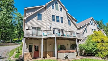 House (5 Bedrooms) | Front of property