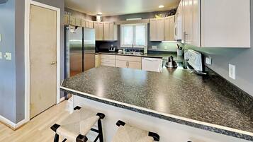 House (5 Bedrooms) | Property amenity