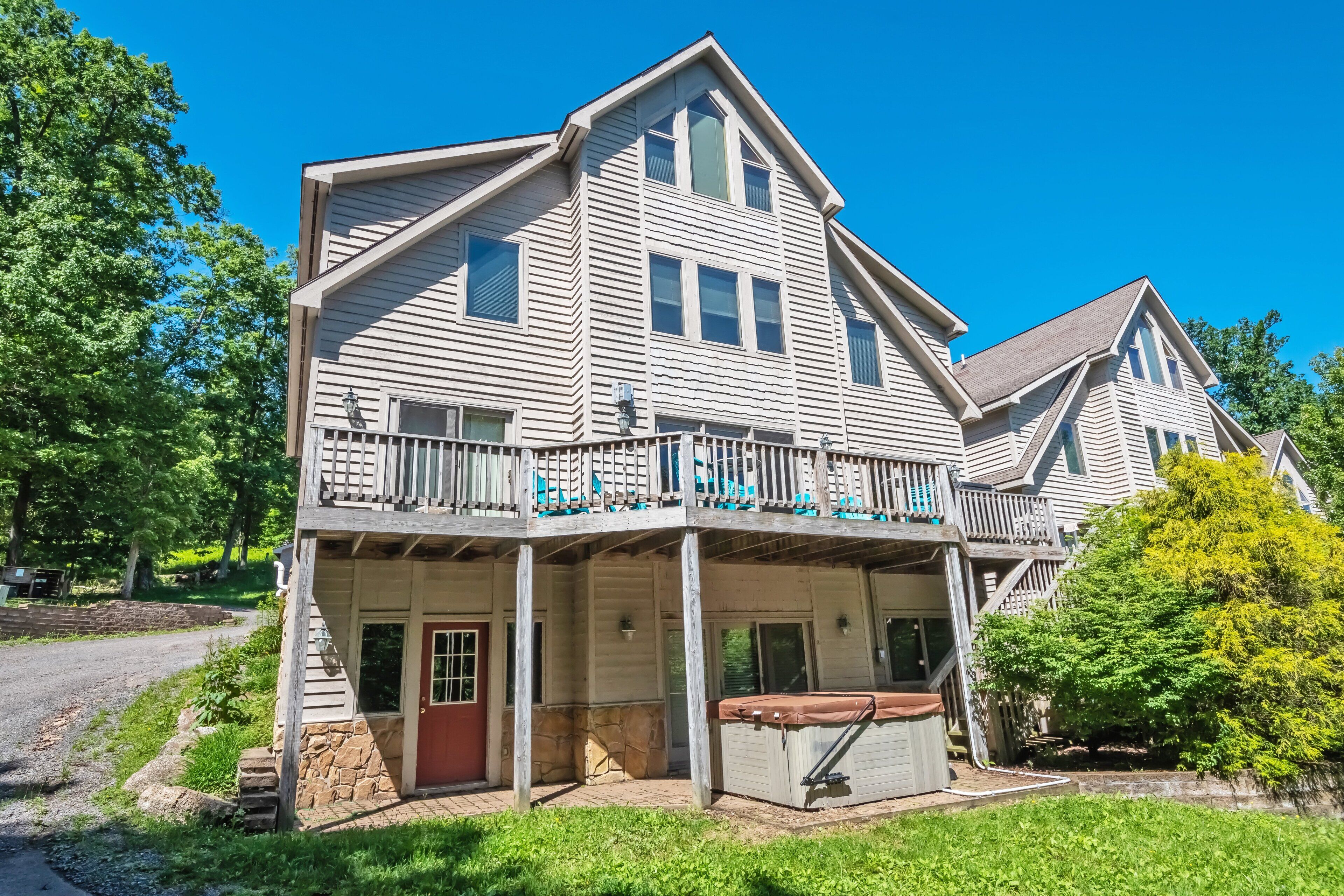 House (5 Bedrooms) | Exterior