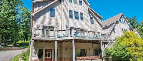 House (5 Bedrooms) | Exterior