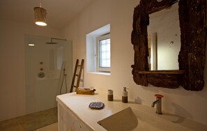 Shower, hair dryer, bidet, towels - HIC Trullo with Private Pool and Barbecue (Ostuni)