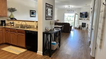 KylskÄp, mikrovÄgsugn, ugn och spishÀll