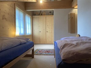 4 habitaciones, wifi gratis y ropa de cama 