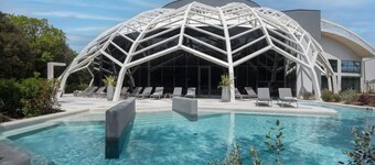 Cosy apartment in villa with A/C, private pool, WIFI, hot tub, TV, terrace, pets allowed, parking