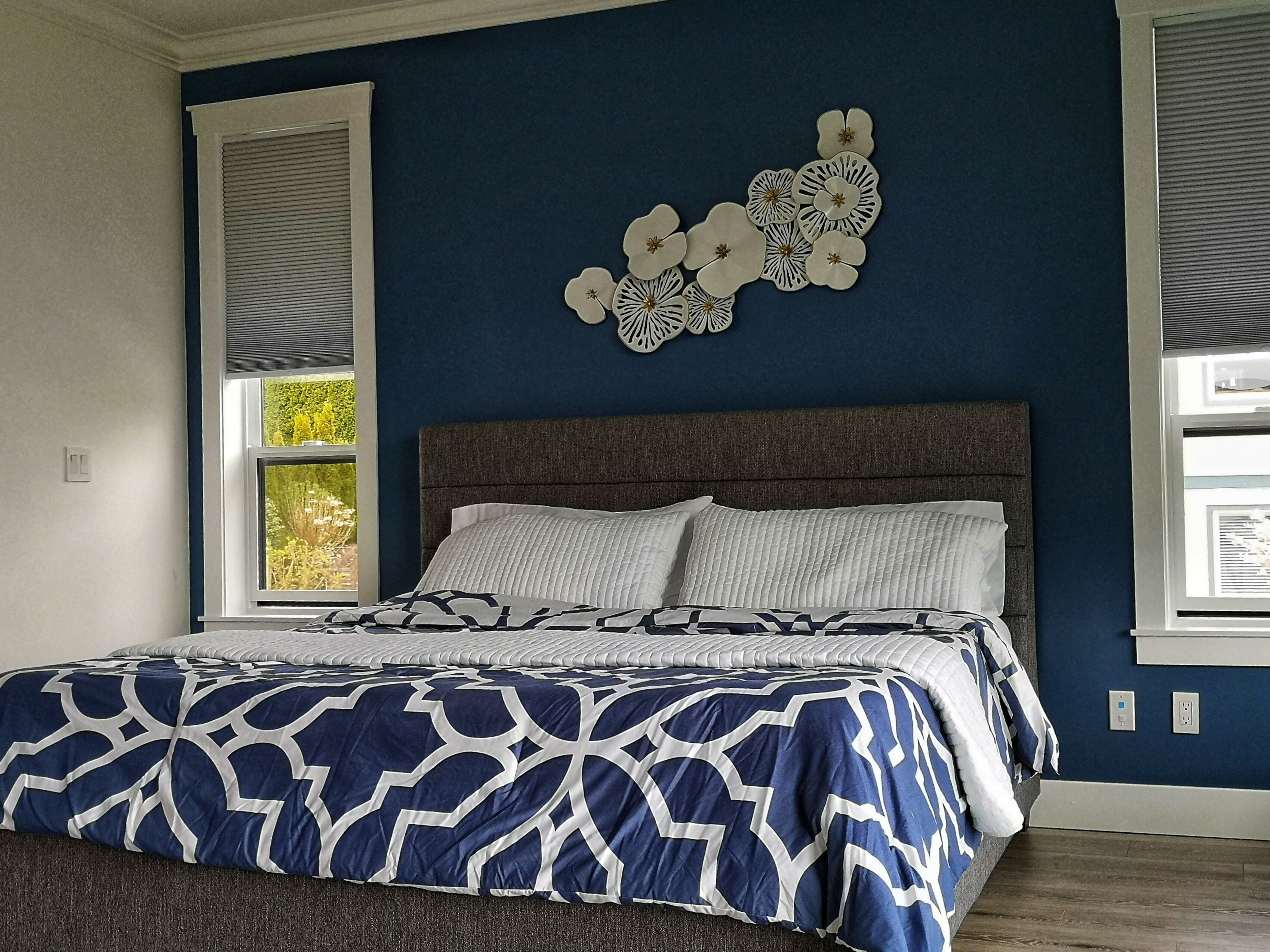 Modern 4-bedroom house with ocean& mountain view