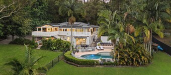 442 Martinsville Rd  · Villa Nessa - Spa - 12.5m pool up to 14 guests