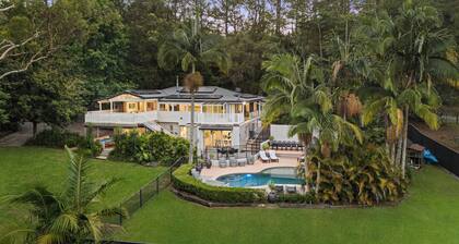 442 Martinsville Rd · Villa Nessa - Spa - 12.5m pool up to 14 guests