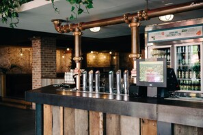 Bar (in der Unterkunft)