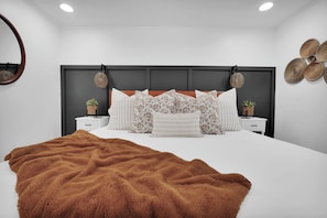 5 bedrooms, desk, iron/ironing board, travel cot