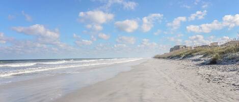 In Strandnähe, Liegestühle, Strandtücher