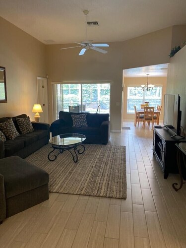 Cozy 3Be/2Ba Home, Heated Pool/Spa, near Orlando-Disney, Universal, Golf Course.