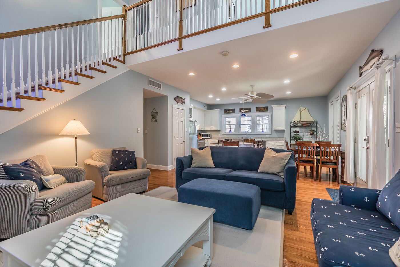 Beautiful semi-secluded 4br/2ba home. Sleeps 10+ comfortably.