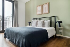 1 bedroom, iron/ironing board, WiFi, bed sheets - Hip Mitte 1BR near Potsdamer Platz & Nollendorfplatz, by Blueground (Berlin)