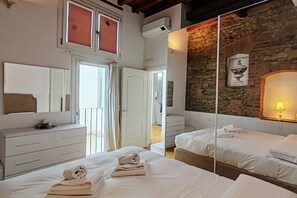 2 chambres, fer et planche à repasser, Wi-Fi, draps fournis