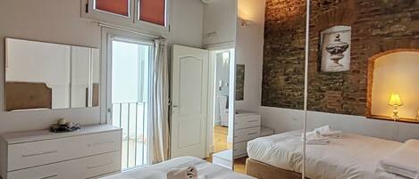 2 slaapkamers, een strijkplank/strijkijzer, wifi, beddengoed