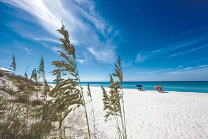 Beach nearby - Dog-Friendly w/ Golf Cart, Private Pool & Easy Beach Access, Near 30A (Panama City Beach)