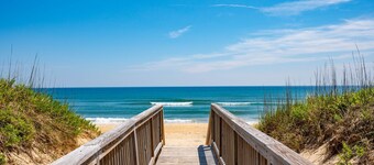 Tequila Sunrise-Oceanfront w/views, private pool, hot tub, rec room w/pool table