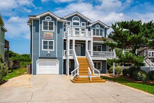 Tequila Sunrise-Oceanfront w/views, private pool, hot tub, rec room w/pool table