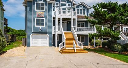 Tequila Sunrise-Oceanfront w/views, private pool, hot tub, rec room w/pool table