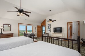 5 bedrooms, iron/ironing board, free WiFi, bed sheets - Gillam Hall: Oceanfront, private walkway, tons of space and beautiful beaches. (Nags Head)