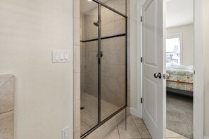 Shower, towels