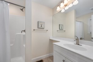 Shower, towels
