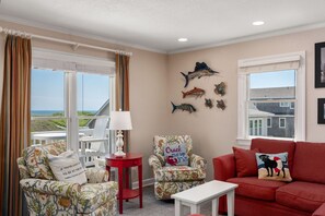 TV - At Ease: Ocean views, short walk to the beach, close to fishing pier. (Nags Head)