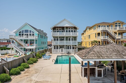 The Sandbox: Oceanfront, private pool, hot tub, rec & theater rooms, elevator!
