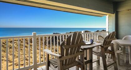 Tutter's Two-Oceanfront condo w/views, wheelchair friendly, elevator in building