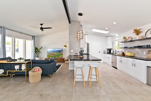 Interior - Summer Sale! Pristine Salt pool, EV charger! (Palm Springs)