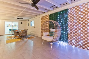 Dining - Summer Sale! Pristine Salt pool, EV charger! (Palm Springs)