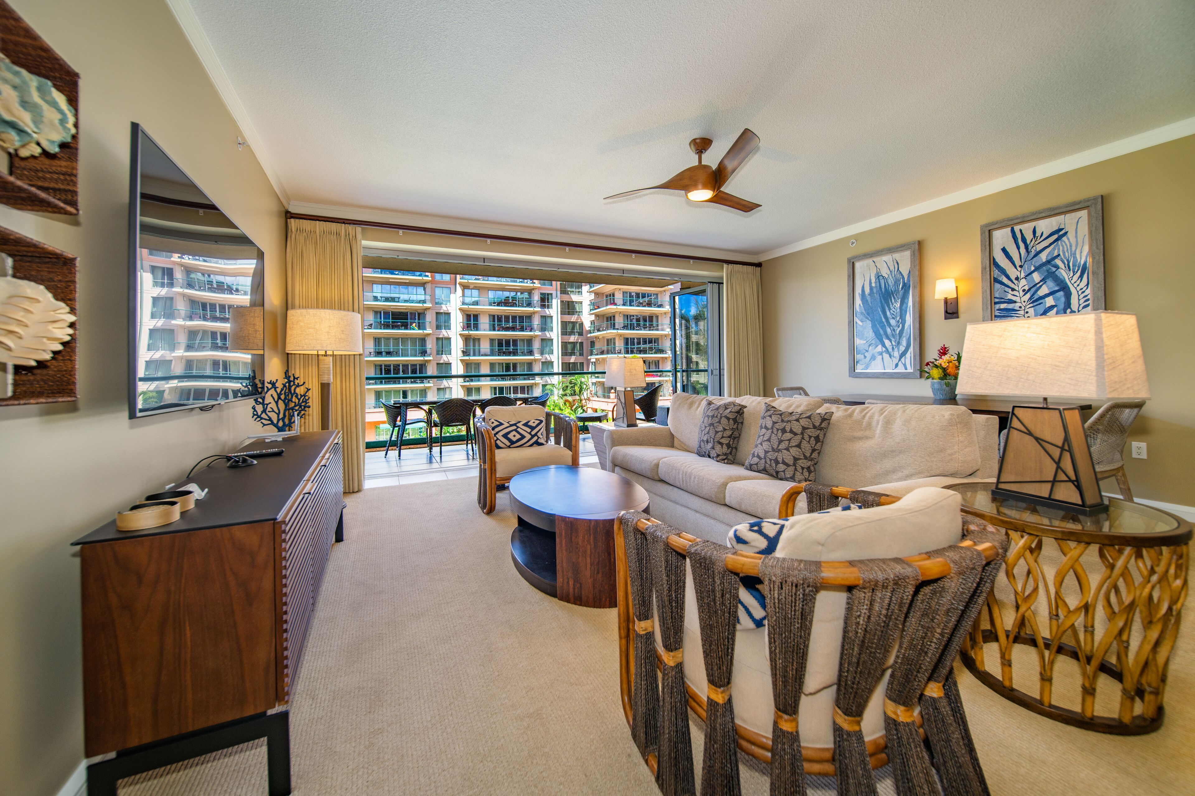 Ocean View w/ Private Balcony Konea # 307, Full Kitchen, WiFi, Washer/Dryer