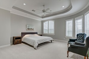 4 bedrooms, desk, free WiFi, bed sheets - 5 beds-3802sf 4BR/3.5BA/2 car garage-Memorial Park (Houston)